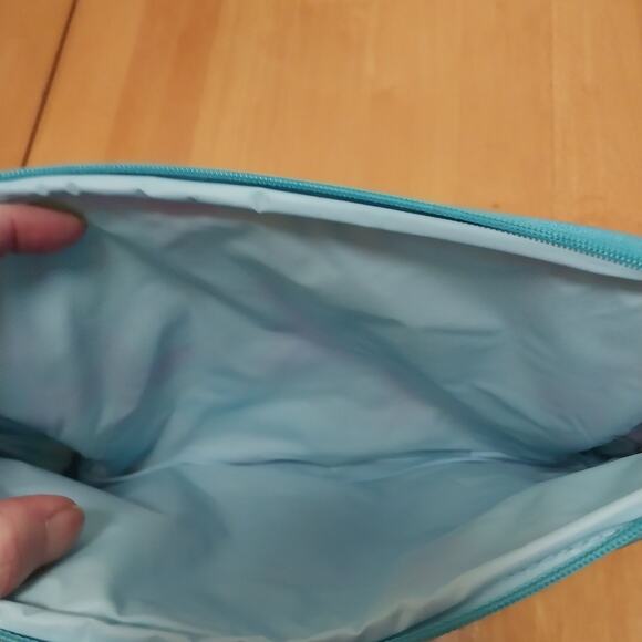 Cosmetic bag - Picture 3 of 3